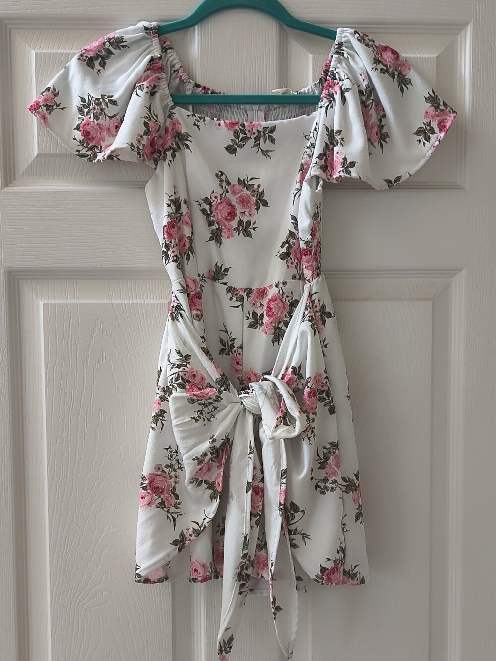 Dry Goods White Pink Floral Romper With Tie | Size XS